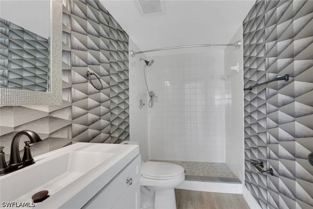 5499 Rattlesnake Hammock RD A-207, Naples, FL 34113