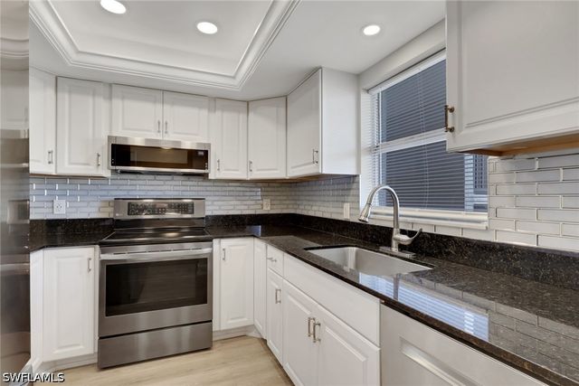 5499 Rattlesnake Hammock RD A-207, Naples, FL 34113