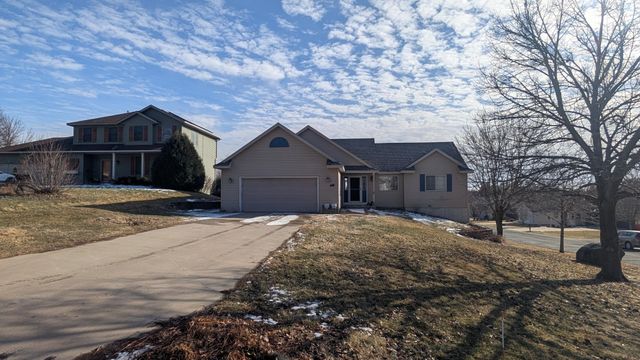 501 Cedar Court NE, Pine Island, MN 55963