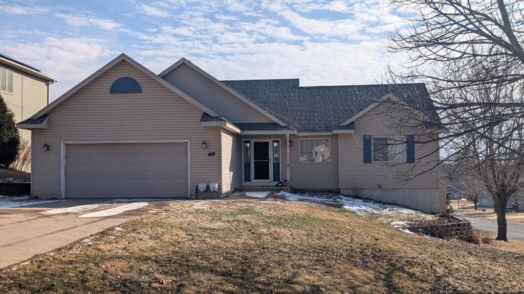 501 Cedar Court NE, Pine Island, MN 55963