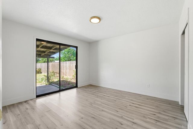 161 W Spring Lane, Lemoore, CA 93245