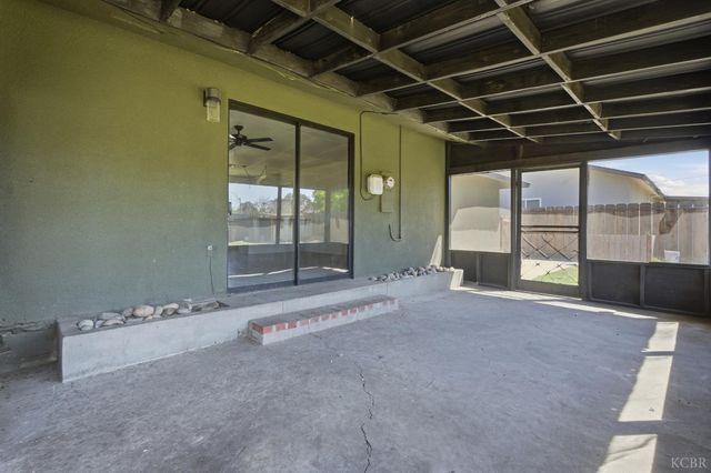 161 W Spring Lane, Lemoore, CA 93245