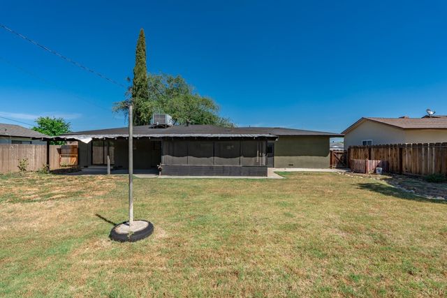 161 W Spring Lane, Lemoore, CA 93245