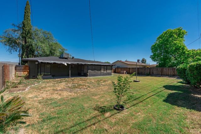 161 W Spring Lane, Lemoore, CA 93245