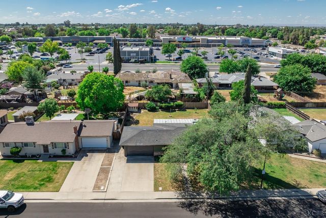 161 W Spring Lane, Lemoore, CA 93245