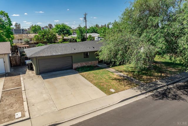 161 W Spring Lane, Lemoore, CA 93245