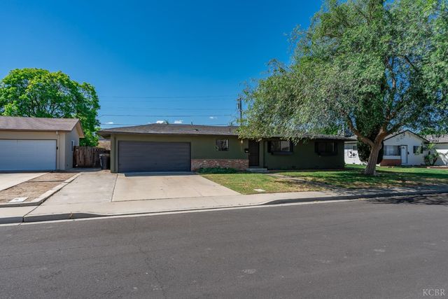 161 W Spring Lane, Lemoore, CA 93245