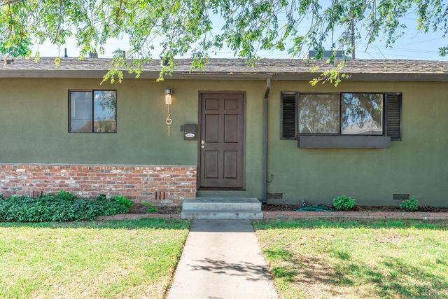 161 W Spring Lane, Lemoore, CA 93245