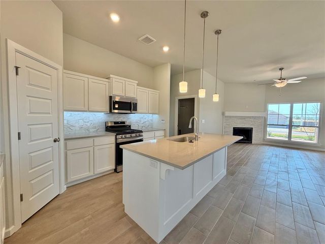 3927 Abingdon Drive, Norman, OK 73026