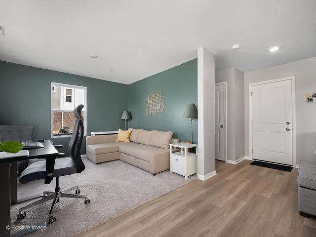 1080 Bogart Street, Des Plaines, IL 60018