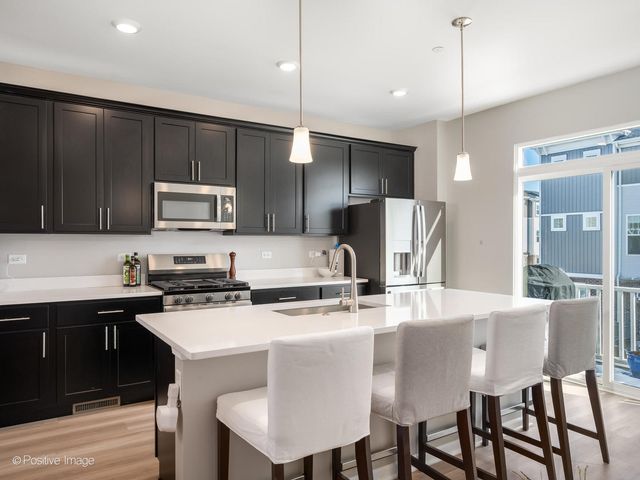 1080 Bogart Street, Des Plaines, IL 60018