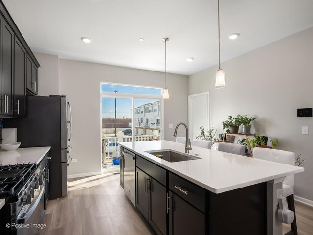 1080 Bogart Street, Des Plaines, IL 60018