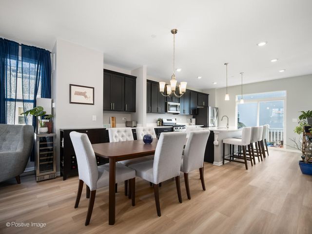 1080 Bogart Street, Des Plaines, IL 60018