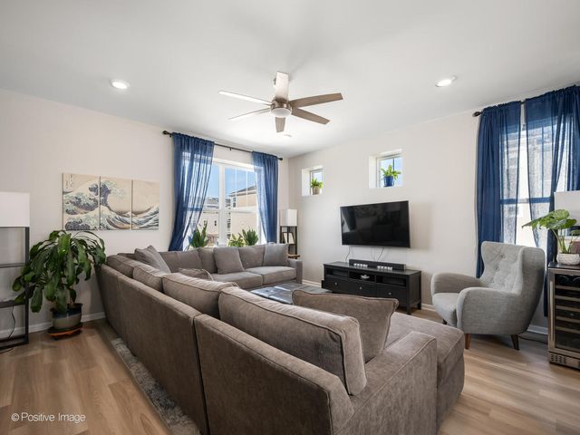 1080 Bogart Street, Des Plaines, IL 60018