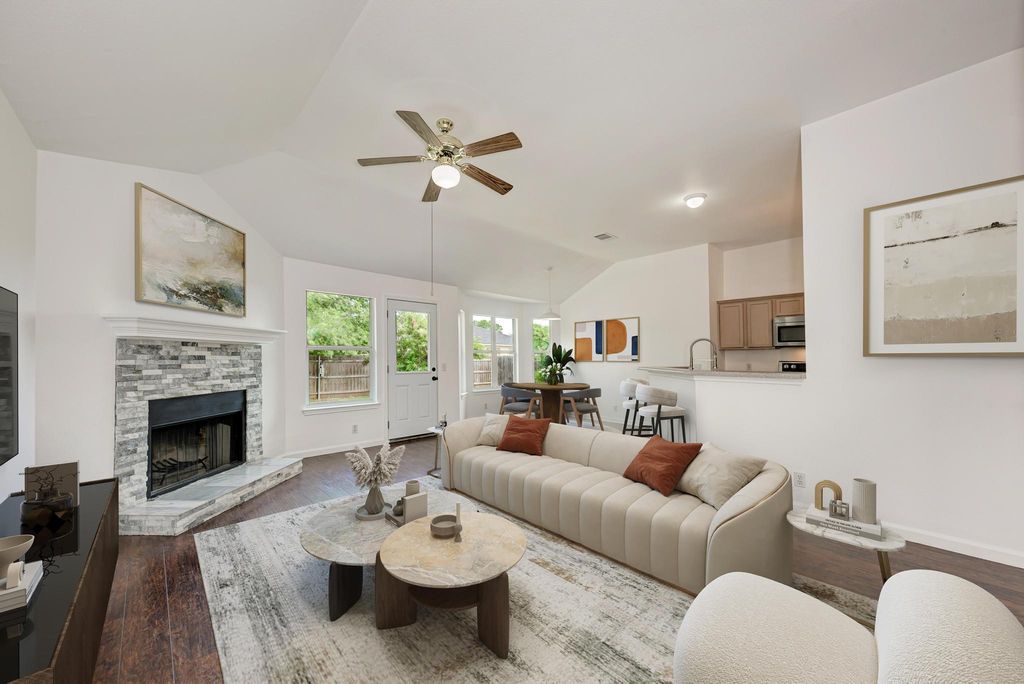 613 Los Robles RD, Leander, TX 78641