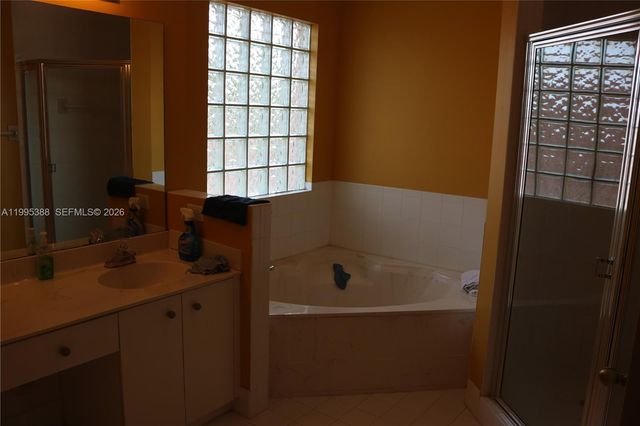 62 Gables Blvd 0, Weston, FL 33326