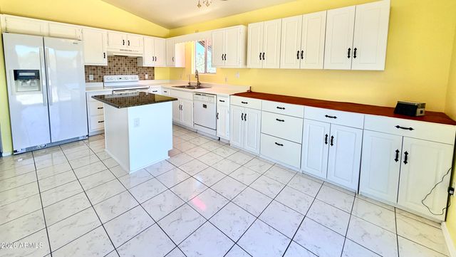12600 W OBREGON Drive, Arizona City, AZ 85123