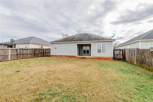 504 Haverhill Circle, Warner Robins, GA 31088