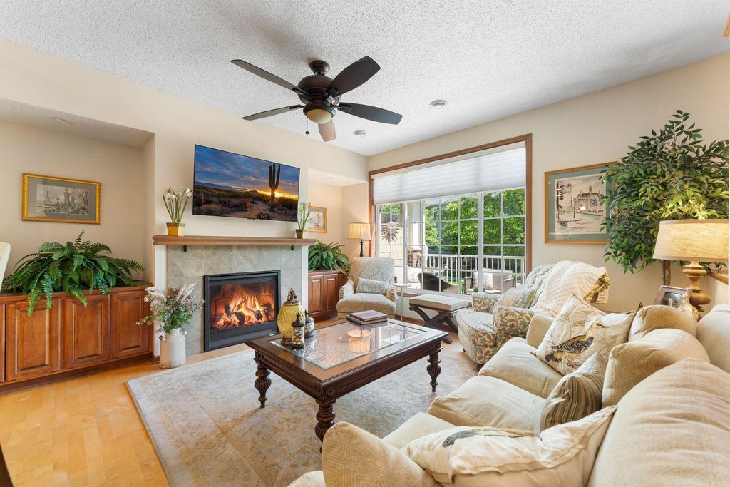 14518 Florissant Path 3090, Apple Valley, MN 55124