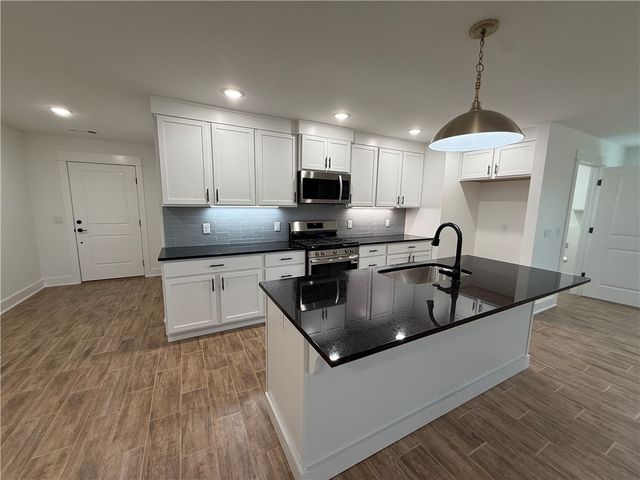 104 W Gilpin Street, Farmington, AR 72730