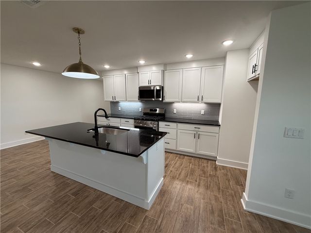 104 W Gilpin Street, Farmington, AR 72730