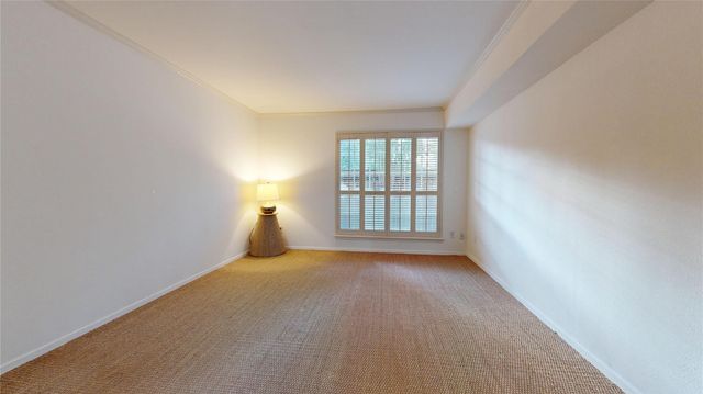 357 N Post Oak Lane 117, Houston, TX 77024