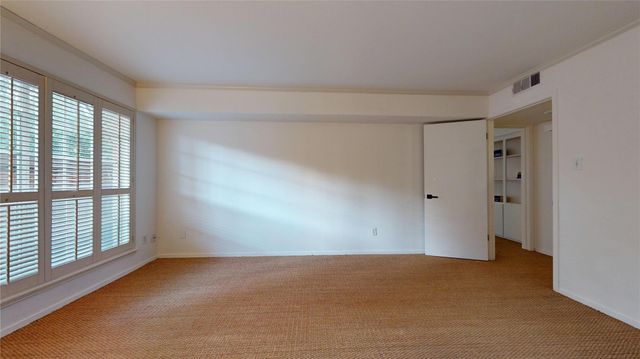 357 N Post Oak Lane 117, Houston, TX 77024