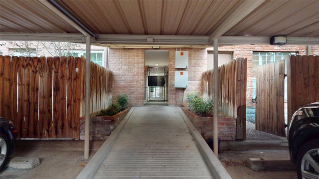 357 N Post Oak Lane 117, Houston, TX 77024