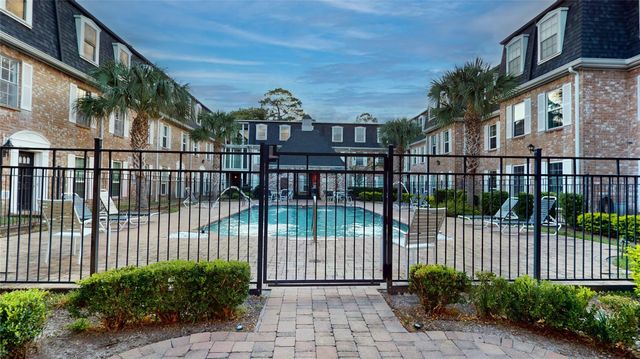 357 N Post Oak Lane 117, Houston, TX 77024
