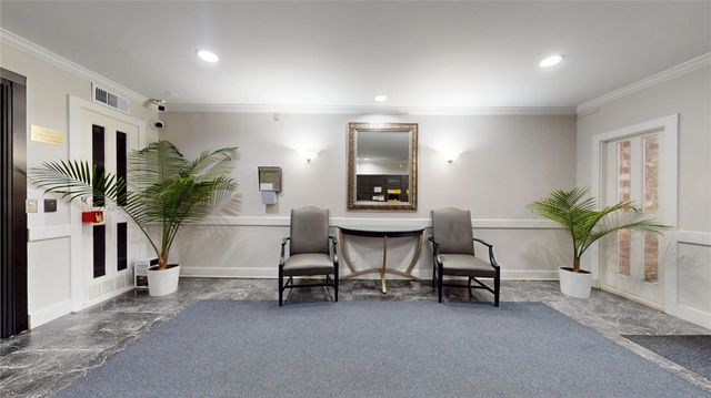 357 N Post Oak Lane 117, Houston, TX 77024