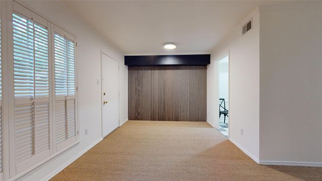 357 N Post Oak Lane 117, Houston, TX 77024