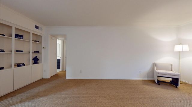 357 N Post Oak Lane 117, Houston, TX 77024