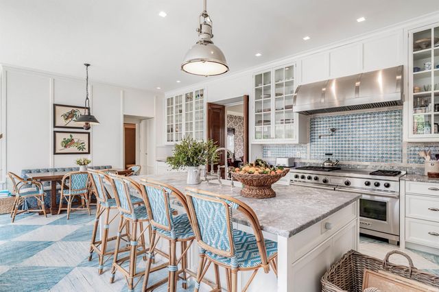 2910 Covington Lake Drive, Fort Wayne, IN 46804