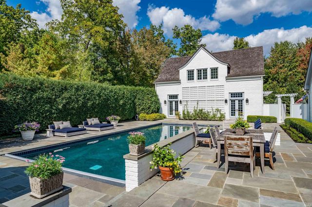 2910 Covington Lake Drive, Fort Wayne, IN 46804