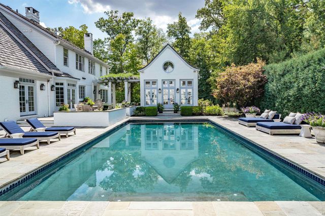 2910 Covington Lake Drive, Fort Wayne, IN 46804