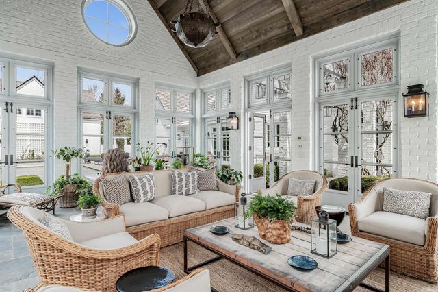 2910 Covington Lake Drive, Fort Wayne, IN 46804