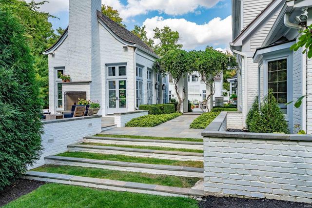 2910 Covington Lake Drive, Fort Wayne, IN 46804