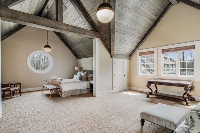 2910 Covington Lake Drive, Fort Wayne, IN 46804