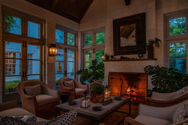 2910 Covington Lake Drive, Fort Wayne, IN 46804