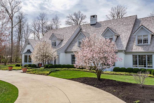 2910 Covington Lake Drive, Fort Wayne, IN 46804