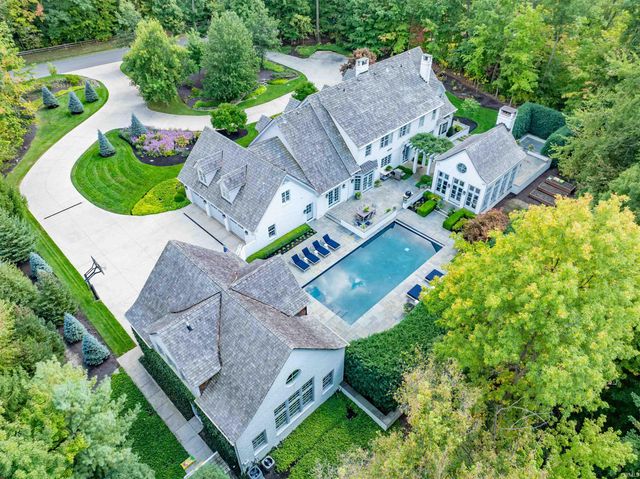 2910 Covington Lake Drive, Fort Wayne, IN 46804