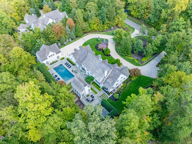 2910 Covington Lake Drive, Fort Wayne, IN 46804