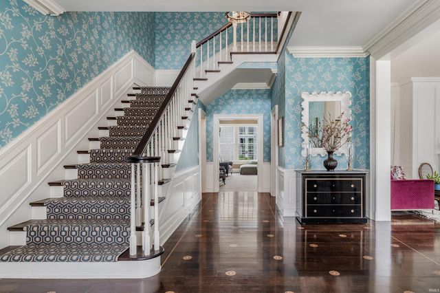 2910 Covington Lake Drive, Fort Wayne, IN 46804