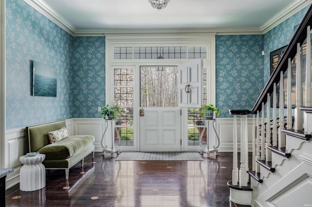 2910 Covington Lake Drive, Fort Wayne, IN 46804