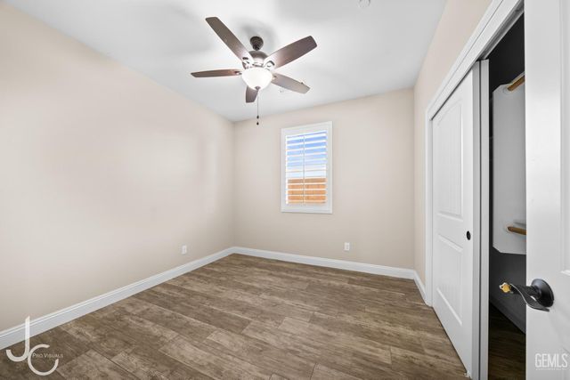 7303 Whiskey Creek Drive, Bakersfield, CA 93311