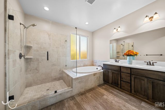 7303 Whiskey Creek Drive, Bakersfield, CA 93311