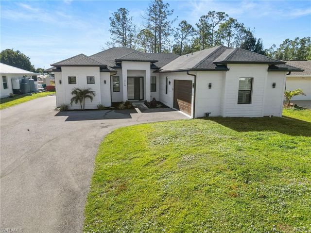 2740 35th AVE NE, Naples, FL 34120