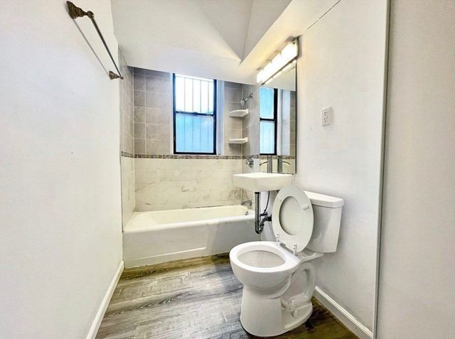 370 Chestnut Hill Ave B, Boston, MA 02135