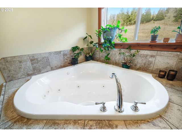 33678 MARYS RIVER ESTATES Rd, Philomath, OR 97370