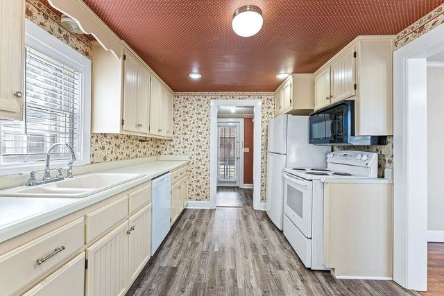 609 Jefferson Street, Bentonville, AR 72712